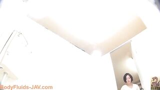 Cute brunette Japanese babe pooping sweetly