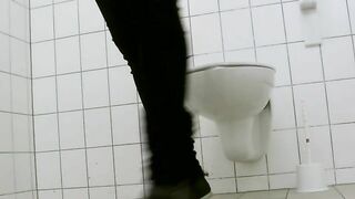 Hot ass dropping load in the public toilet