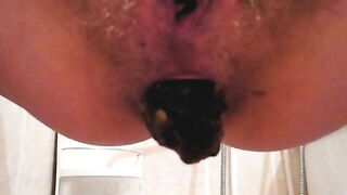 Dirty hairy lady spread legs for pooping