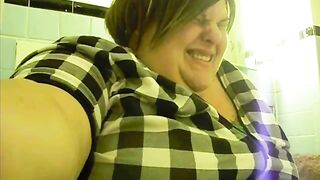 Cute bbw lady farting and pooping
