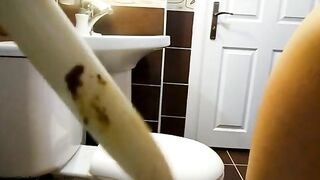 Hot closeup of sexy babe pooping and dildo fucking