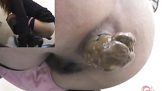 Pushing huge poop out of her booty