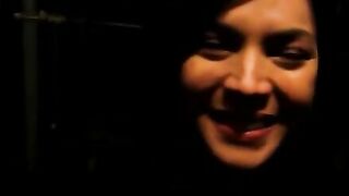 Amateur girl poops in the dark