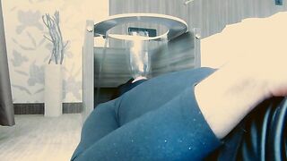 Phat ass wife pooping in the glass