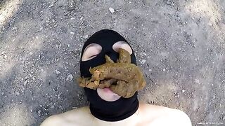 Round dark ass pooping on slave in the backyard