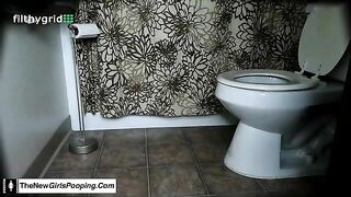 Amateur teen teasing and pooping