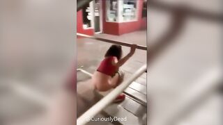 Amateur lady poops in the public