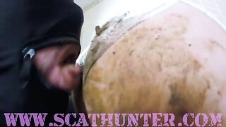 Big tits and bouncing booty babe poops