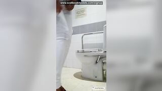 Amateur babe shows off her chubby ass