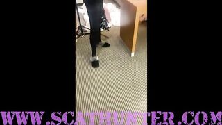 Big booty dropping shit for slave