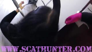 Big booty dropping shit for slave