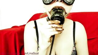 Dirty hot bitch in latex masturbates while eating shit