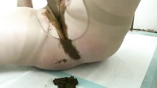 Playing with her dirty pussy