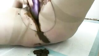 Playing with her dirty pussy