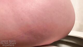Leena hot toilet poo show