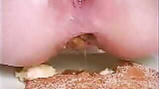 Skinny babe spread legs for messy poop