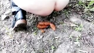Filling the rocks with poop