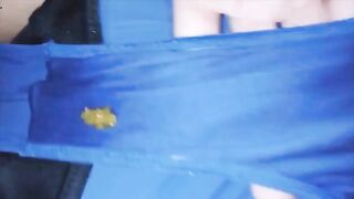 Dirty scat babe in pooping solo