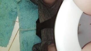 Redhead amateur lady with thick fat hairy pussy pooping