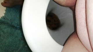 Pretty amateur lady with fat pussy poop teasing