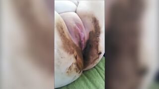 BBW shitting smearing and fingering