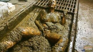 Wicked Betty in the manure Solo scat session