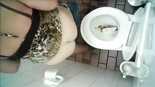 Caught shitting diarrhea in the public toilet