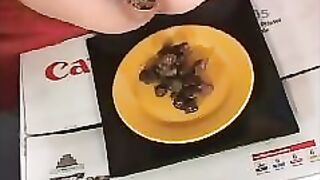 Naughty Latina brunette girl poops