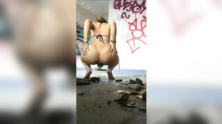 Round ass girl poops in her bikini