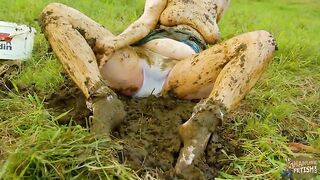 Busty wife playing with her shit in the garden