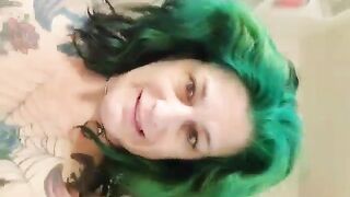 Punk mature slut pooping nicely