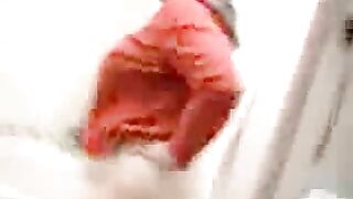 Chubby lady with hairy pussy pooping