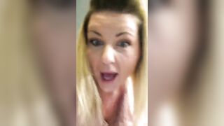 Booty dropping shit in the cup