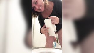 Alicia quick shit in toilet