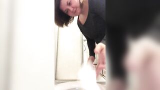 Alicia quick shit in toilet