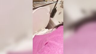 Gorgeous bbw lady shitting at home