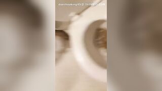 Amateur mature lady in glasses dropping load