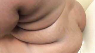 Hot Big butt ebony mature shitting in the toilet