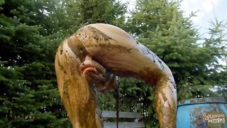 Lyndra Lynn cooling and masturbating in cowshit