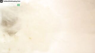 Mouth watering big booty lady poops