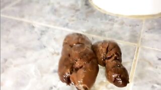 Seductive teen with smooth ass pooping