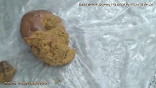 Kinky big bottom lady pooping