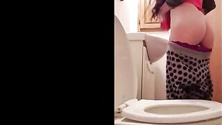 Chubby sexy brunette babe hot poop