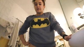 Naked round ass girl poops