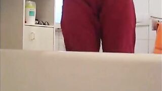 Amateur house pooper