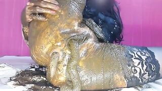 Big booty milf in stockings smearing shit