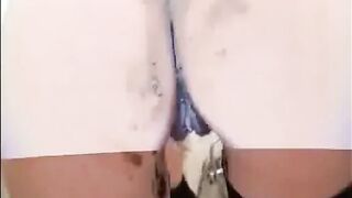 Babe shitting in the bathroom and nylon feet