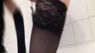 Babe shitting in the bathroom and nylon feet