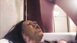 Shit covered lady deepthroating big cock