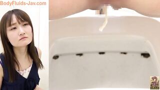 Gorgeous hot ass Japanese babe pooping in the toilet